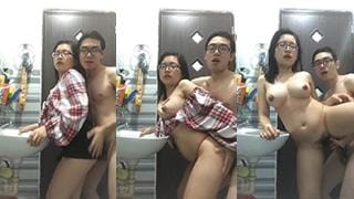 Doggy Berdiri Di Rumah Pacar
