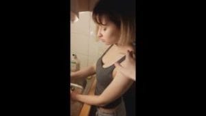 Adik Kakak Ngewe Di Dapur Saat Lagi Masak 320x180