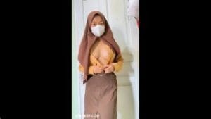 Cewek Pramuka Montok Udah Jago Colmek Pake Dildo 320x180