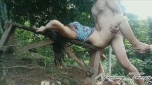 Ngewe Di Bawah Pohon 320x180