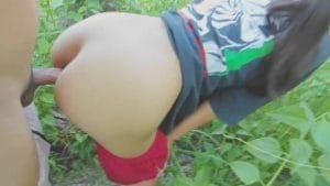 Ngewe Pacar di Hutan Ga Sengaja Crot di Dalam 320x180