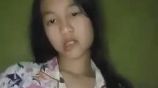Bokep Indo Naurah SMA Memek Tembem Lagi Sange