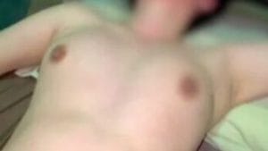 Nikmatnya Memek Sempit Pacarku Cantik Kena Crotin di TT 320x180