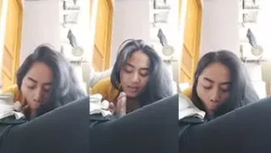 Dinda Sepong Pacar Di Kosan