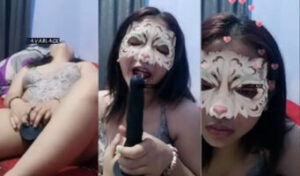 Enak Banget Katanya Pakai Dildo Hitam Besar