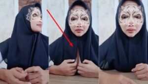 Cewek Hijabers Mainin Uting Susu Kenyal Di Kantor
